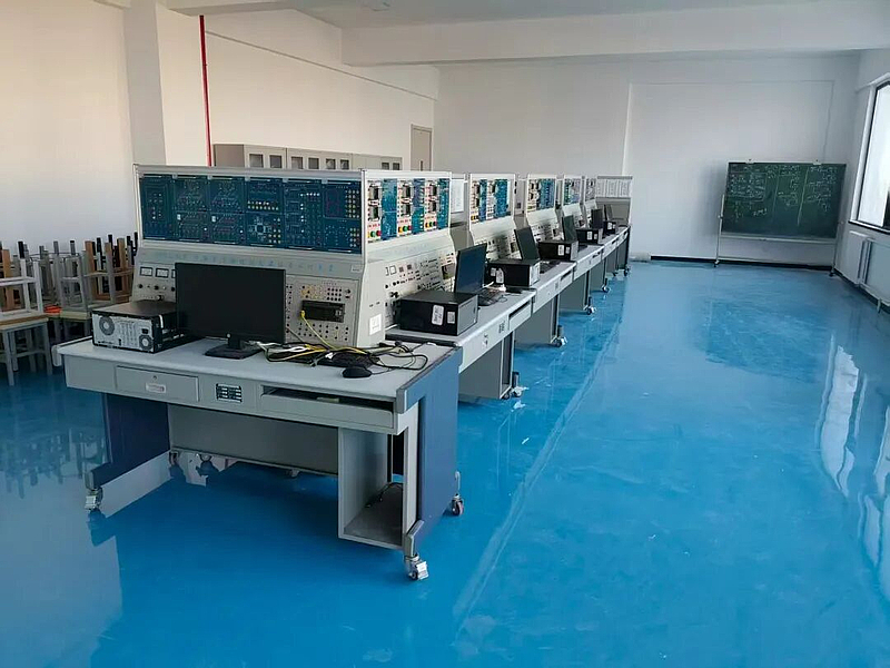 機(jī)械與電氣工程學(xué)院完成實(shí)驗(yàn)室整體搬遷 全新實(shí)驗(yàn)平臺(tái)助力實(shí)踐育人